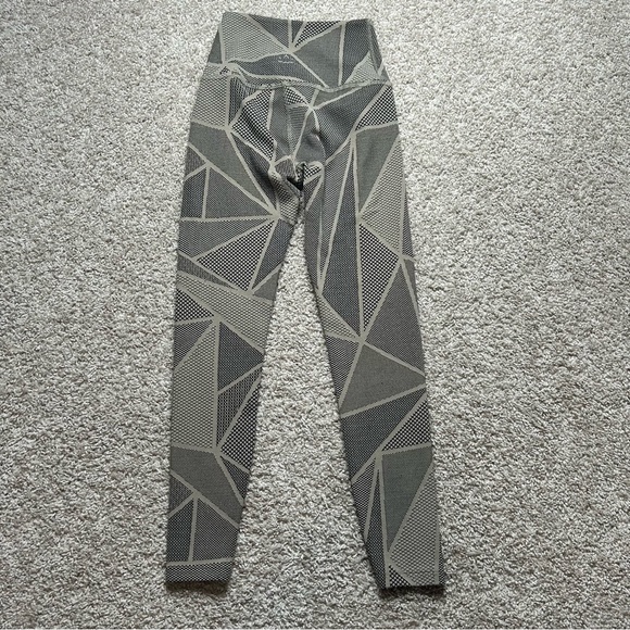 Beyond Yoga Breakout High Waisted Midi Leggings - Picture 3 of 5